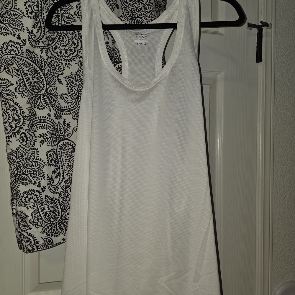 FINAL PRICE DROP! $5 Women's White Sleeveless Top